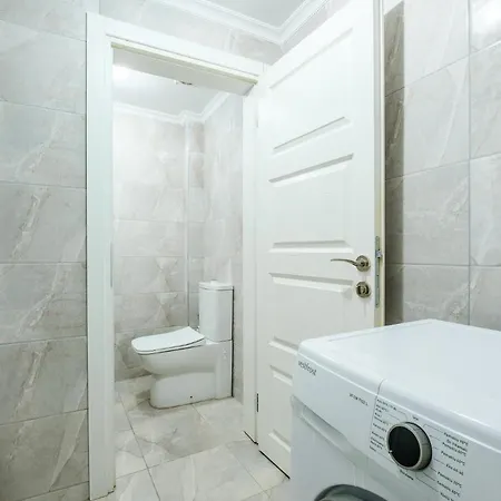 Daire Sleek Flat With Balcony In
